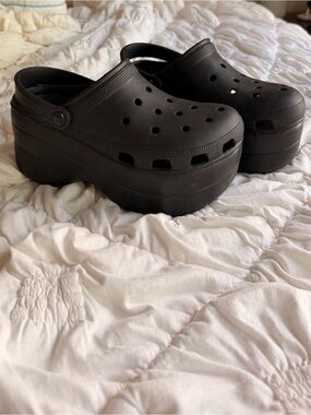 Platform Clog Shoes in Black